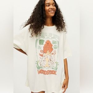 UO Summer of Love Oversized T-Shirt